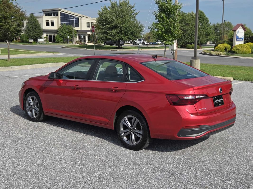 Used 2024 Volkswagen Jetta SE FWD image 6