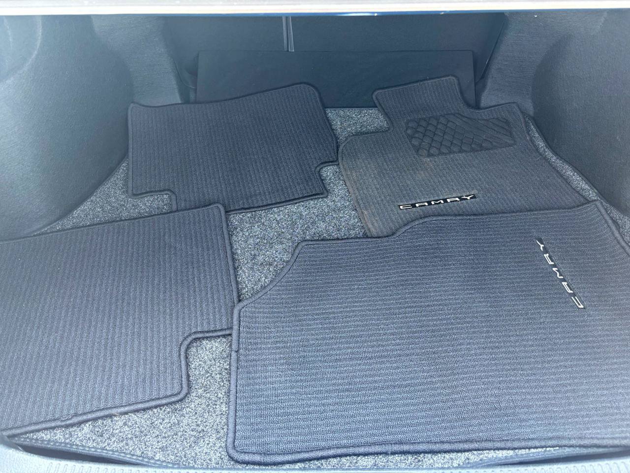 Used 2018 Toyota Camry SE w/ Moonroof Package FWD image 45