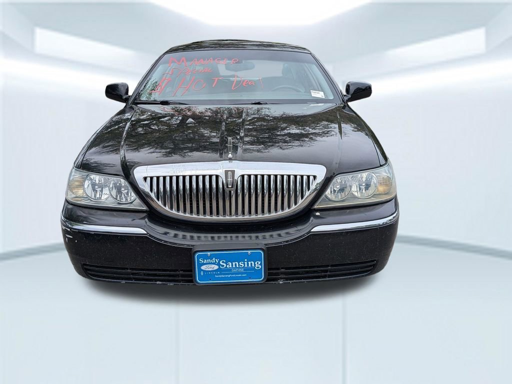 Used 2005 Lincoln Town Car Signature image 11