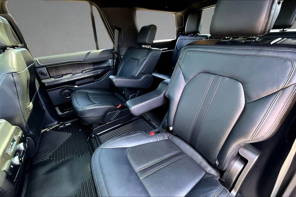 Used 2018 Ford Expedition Limited w/ Equipment Group 302A RWD image 26