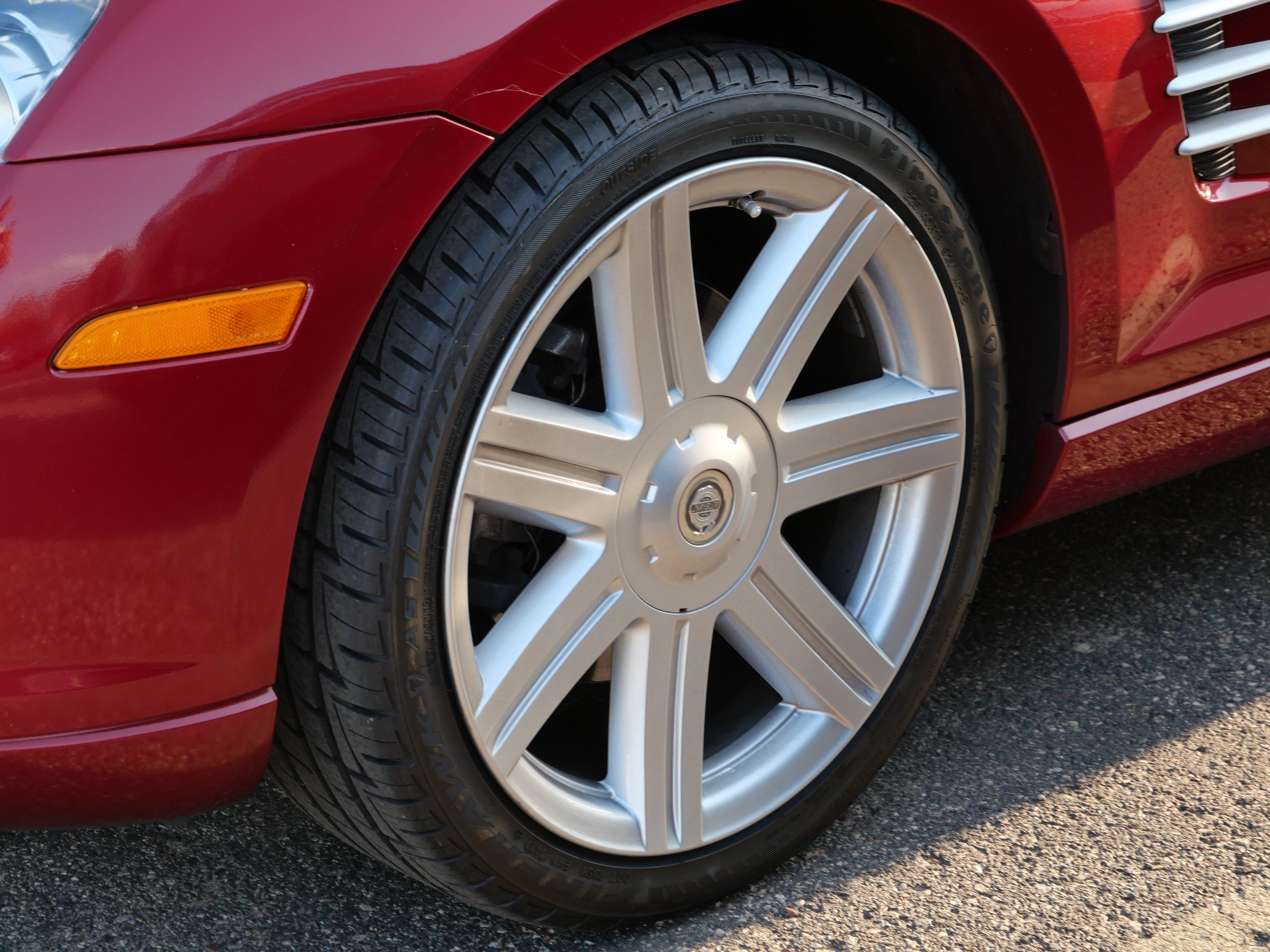Used 2005 Chrysler Crossfire Limited RWD image 2