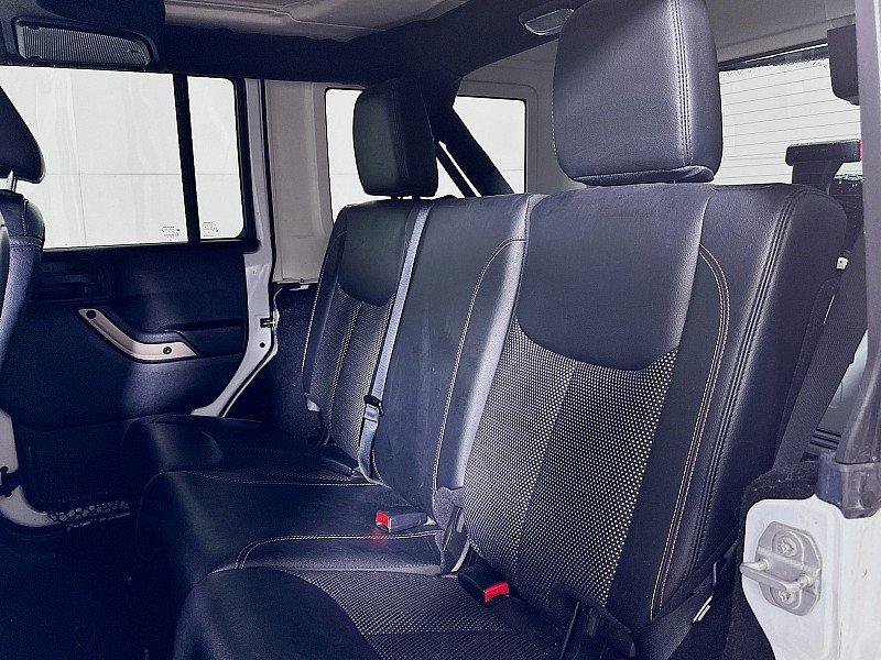 Used 2016 Jeep Wrangler Unlimited Sahara image 18