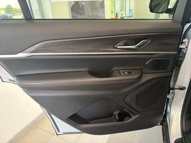 New 2026 Jeep Grand Cherokee L Limited AWD/4WD image 22