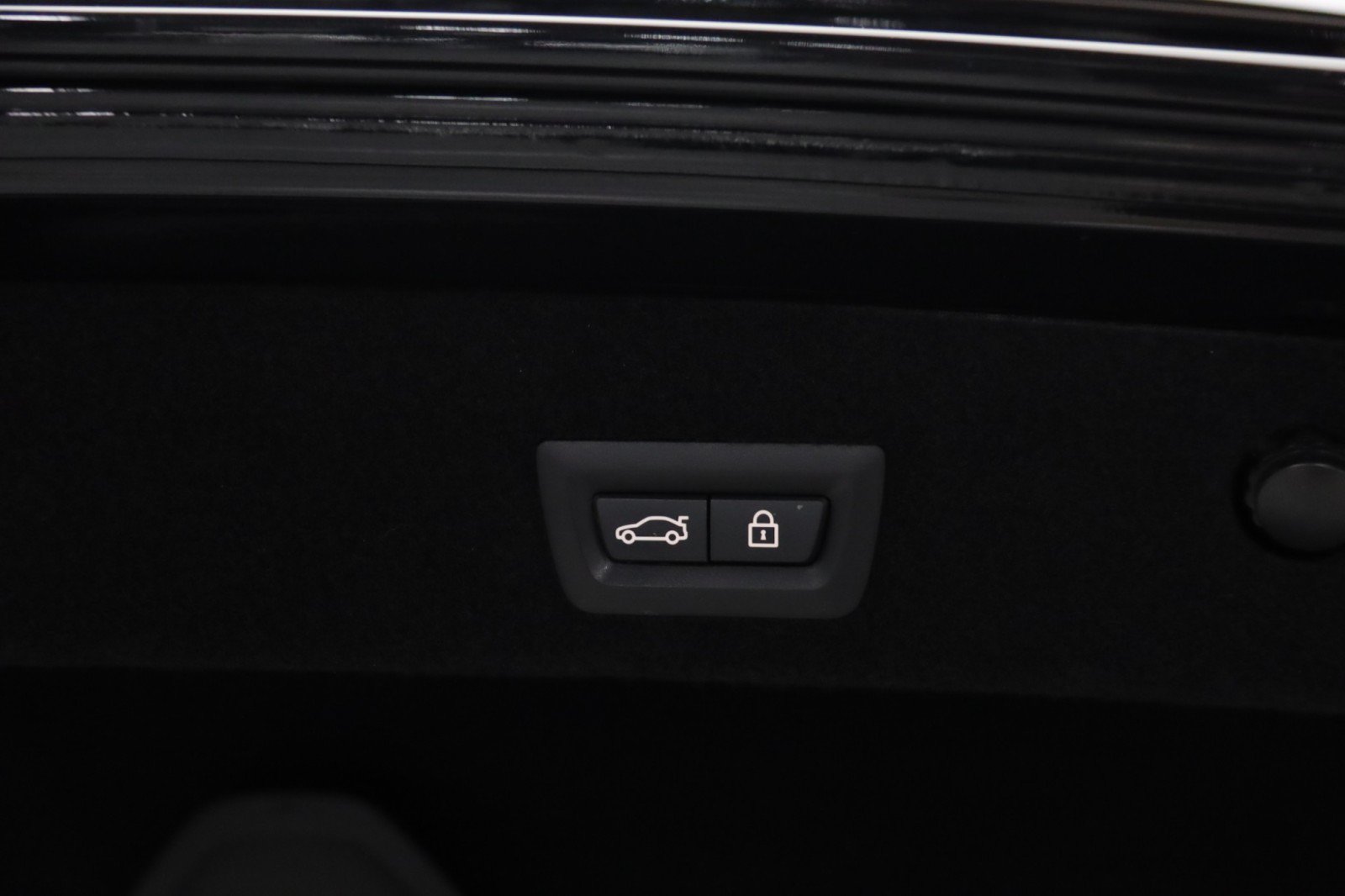 Used 2018 BMW 750i xDrive AWD/4WD image 34