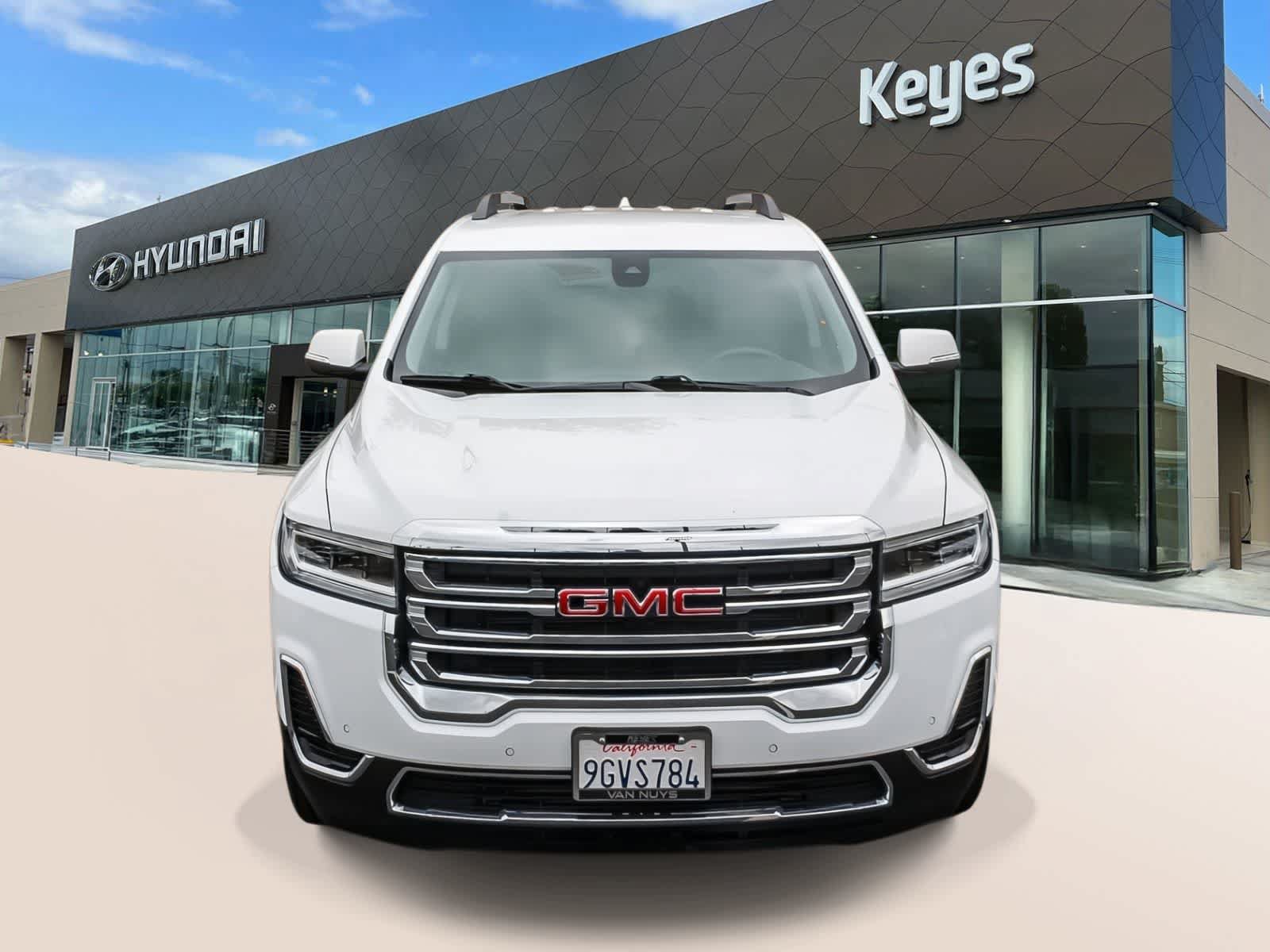 Used 2023 GMC Acadia SLE w/ Driver Convenience Package FWD image 2