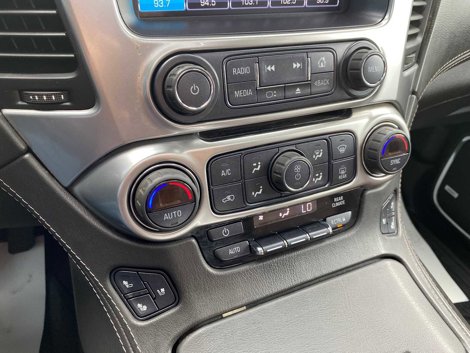 Used 2020 Chevrolet Suburban Premier w/ Premier Plus Edition image 26