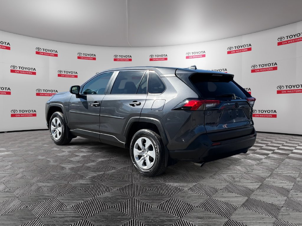 Used 2025 Toyota RAV4 LE AWD/4WD image 7