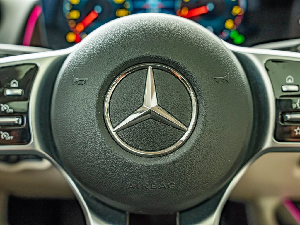 Used 2023 Mercedes-Benz GLB 250 4MATIC image 23