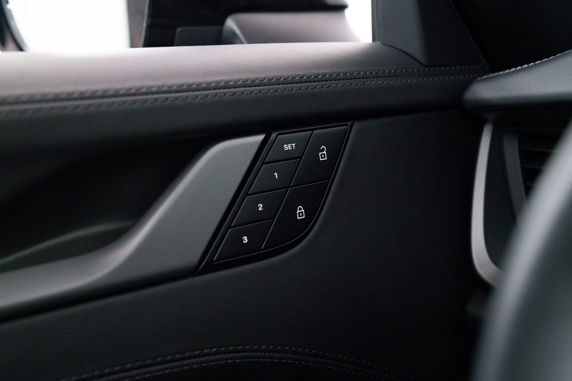 Used 2024 Porsche 911 Targa 4S w/ Premium Package image 22