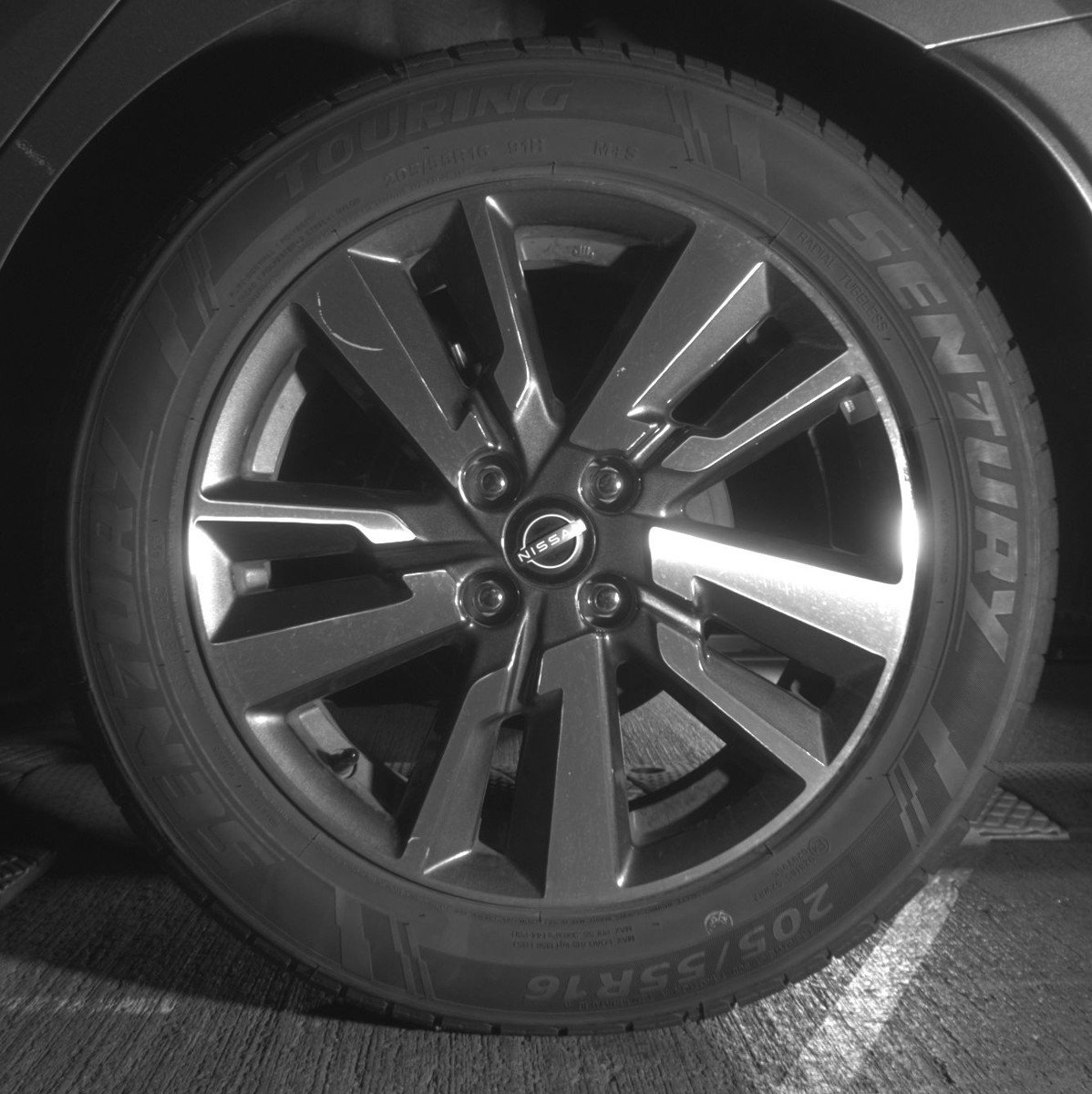 Used 2025 Nissan Versa SV image 14