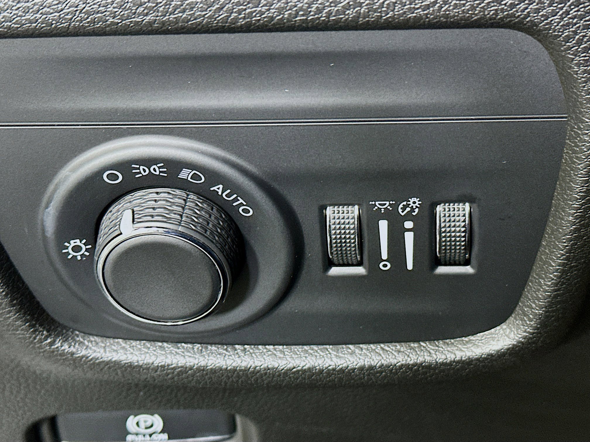 Used 2024 Jeep Grand Cherokee L Laredo image 17