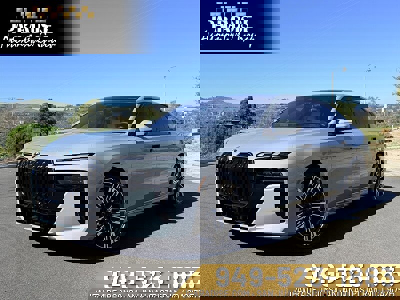 Used 2025 BMW 760i xDrive image 1