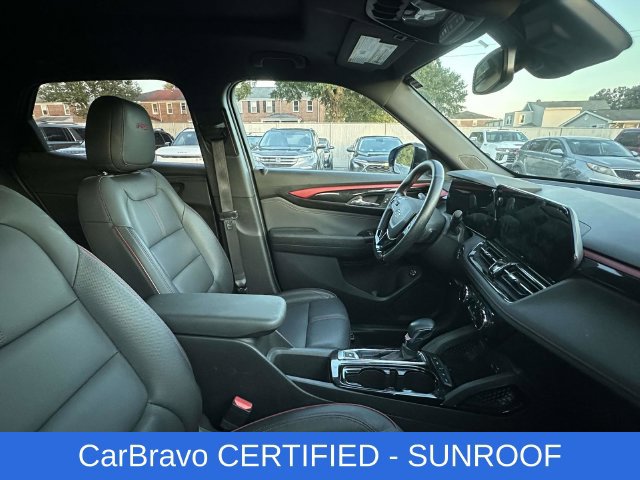 Used 2024 Chevrolet TrailBlazer RS w/ Convenience Package AWD/4WD image 2