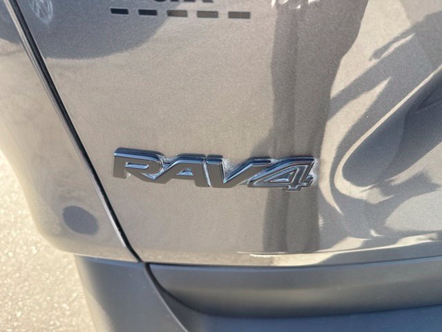 Used 2021 Toyota RAV4 XLE AWD/4WD image 31
