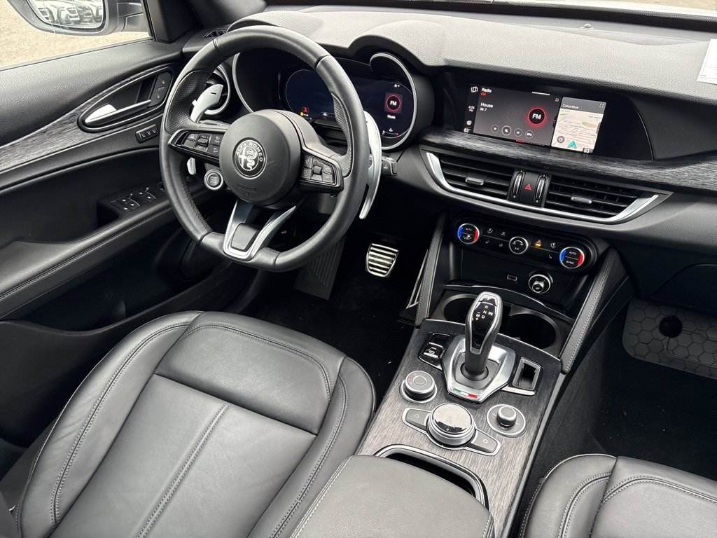 Used 2024 Alfa Romeo Stelvio Sprint image 14