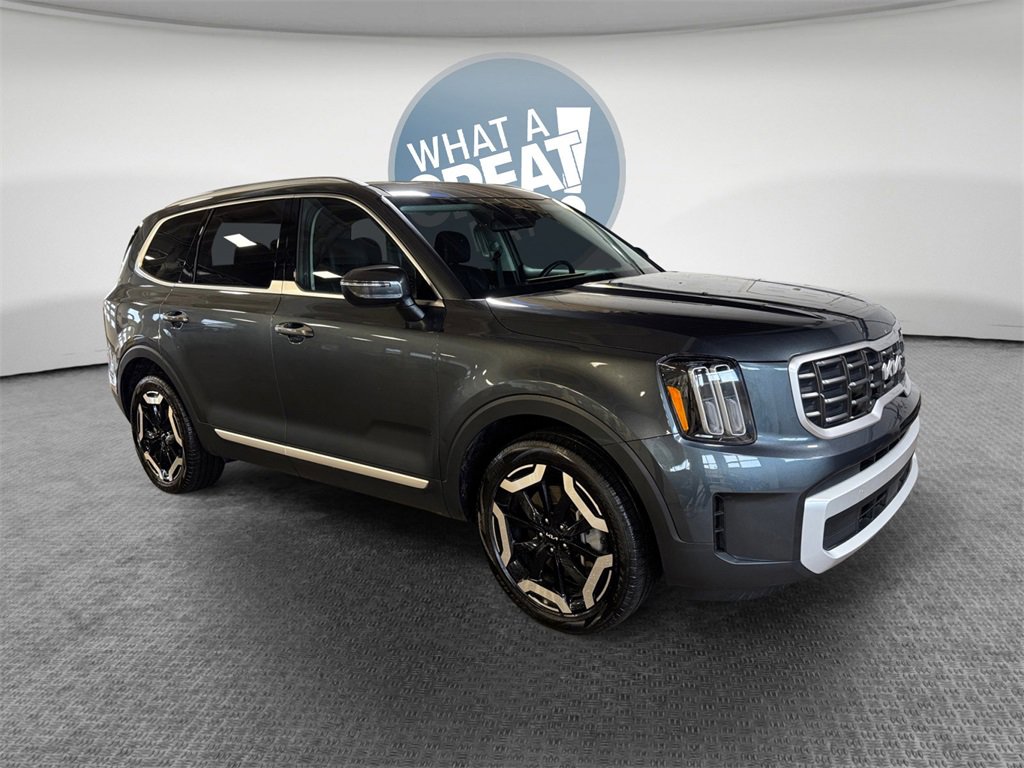Used 2024 Kia Telluride S w/ S Sunroof Package