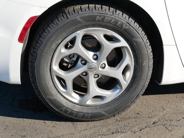 Used 2023 Chrysler Pacifica Limited image 5