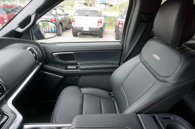 New 2026 Ford Expedition Platinum w/ Stealth Performance Package AWD/4WD image 39