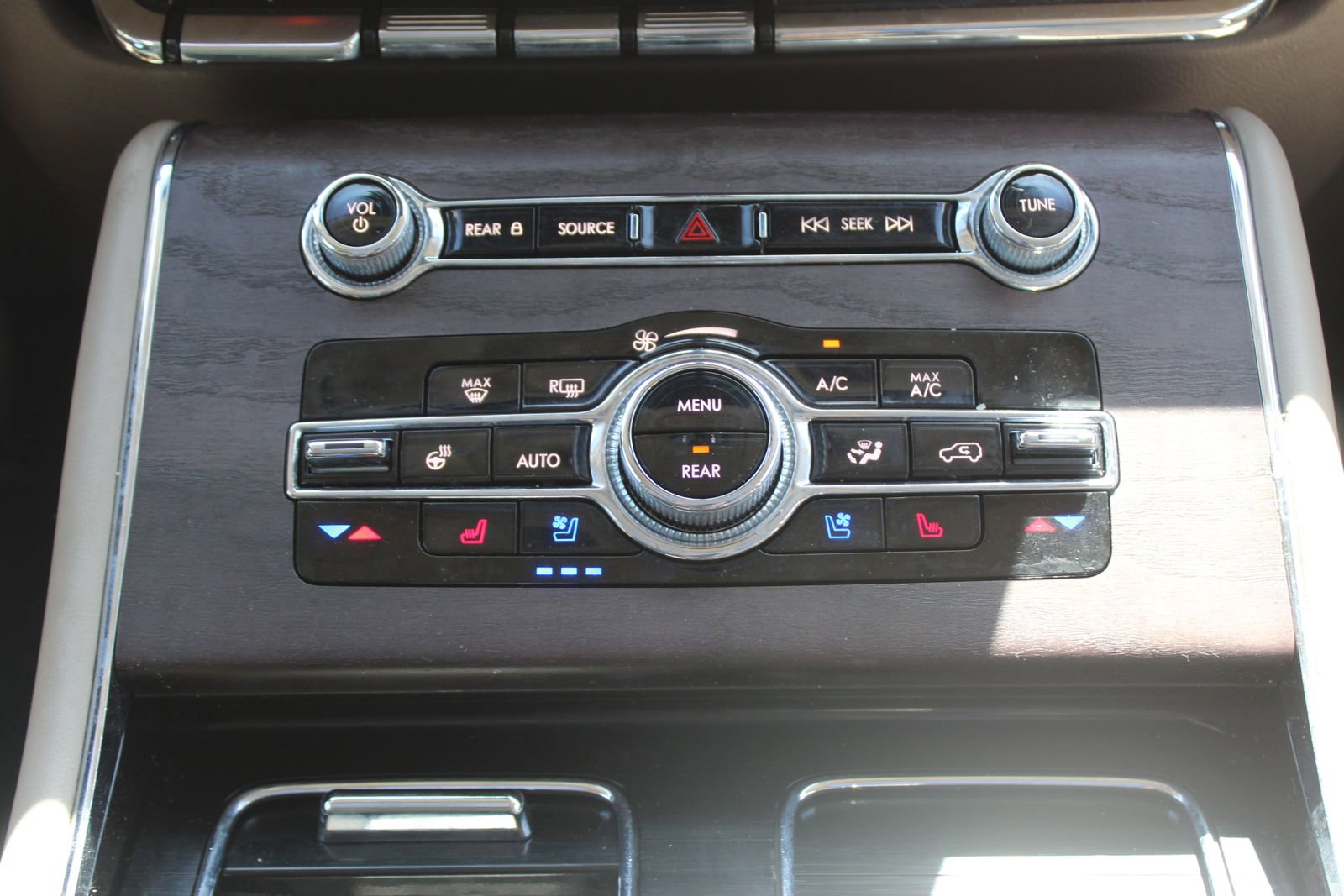 Used 2023 Lincoln Aviator Reserve w/ Equipment Group 201A AWD/4WD image 36