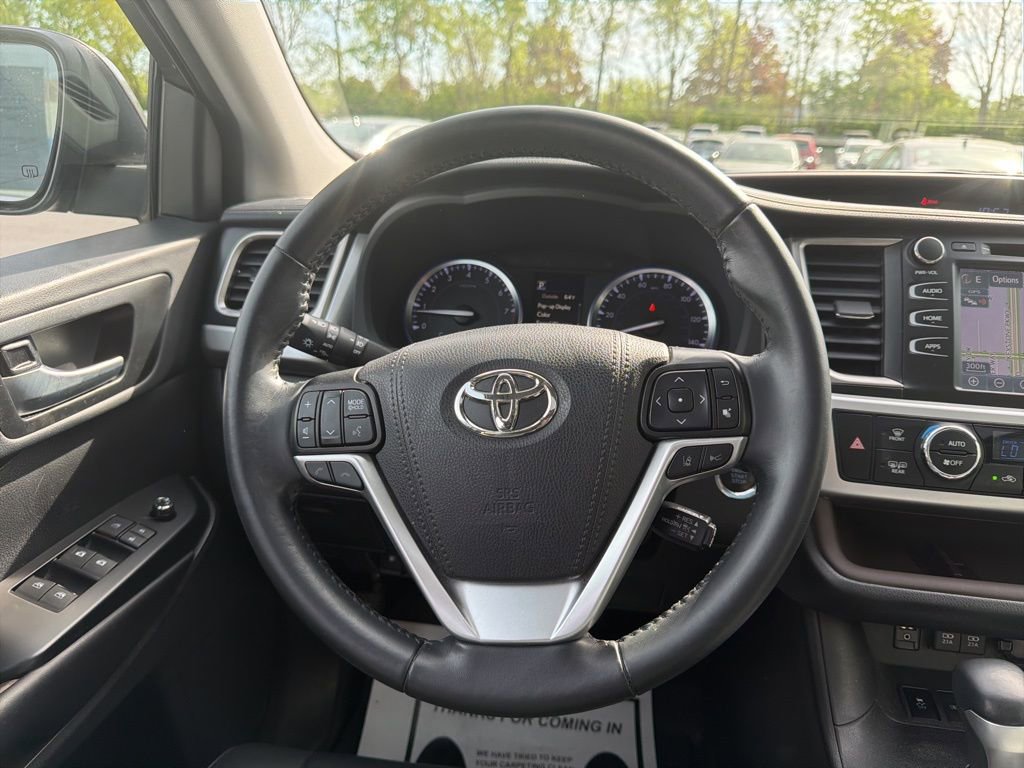 Used 2019 Toyota Highlander XLE AWD/4WD image 13