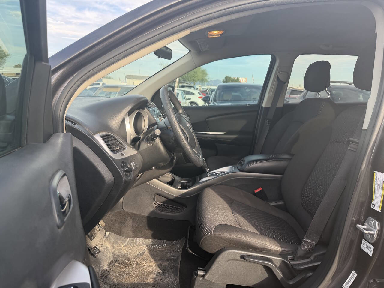 Used 2018 Dodge Journey SE image 19