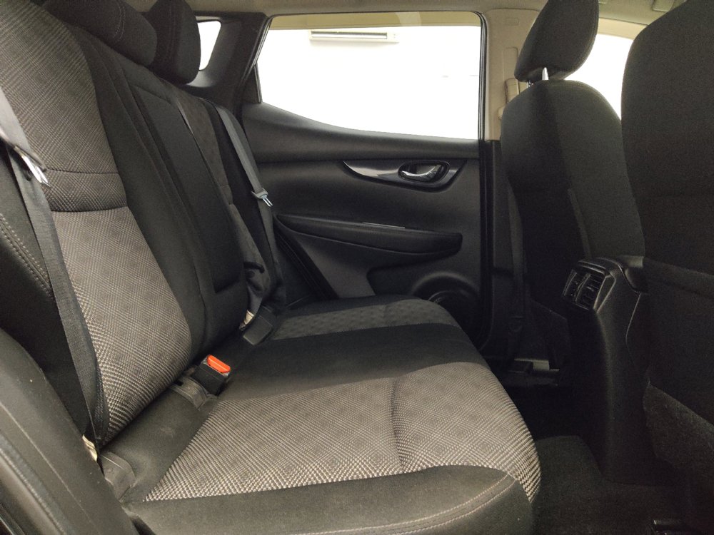 Used 2017 Nissan Rogue Sport SV FWD image 19