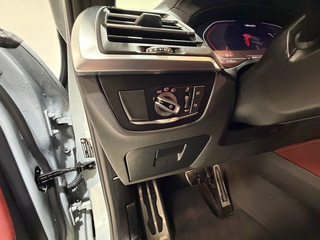 Used 2025 BMW X4 M40i w/ Premium Package image 13