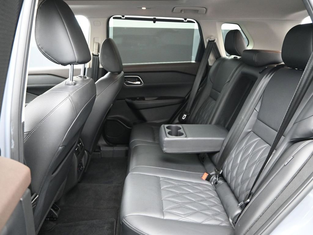 Used 2021 Nissan Rogue Platinum image 14