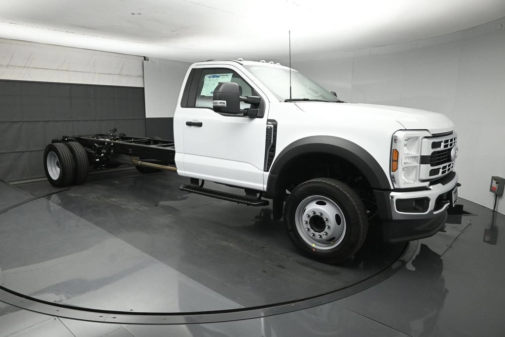 New 2026 Ford F550 2WD Regular Cab Super Duty image 3