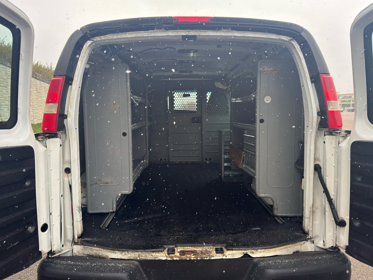 Used 2015 Chevrolet Express 3500 image 35