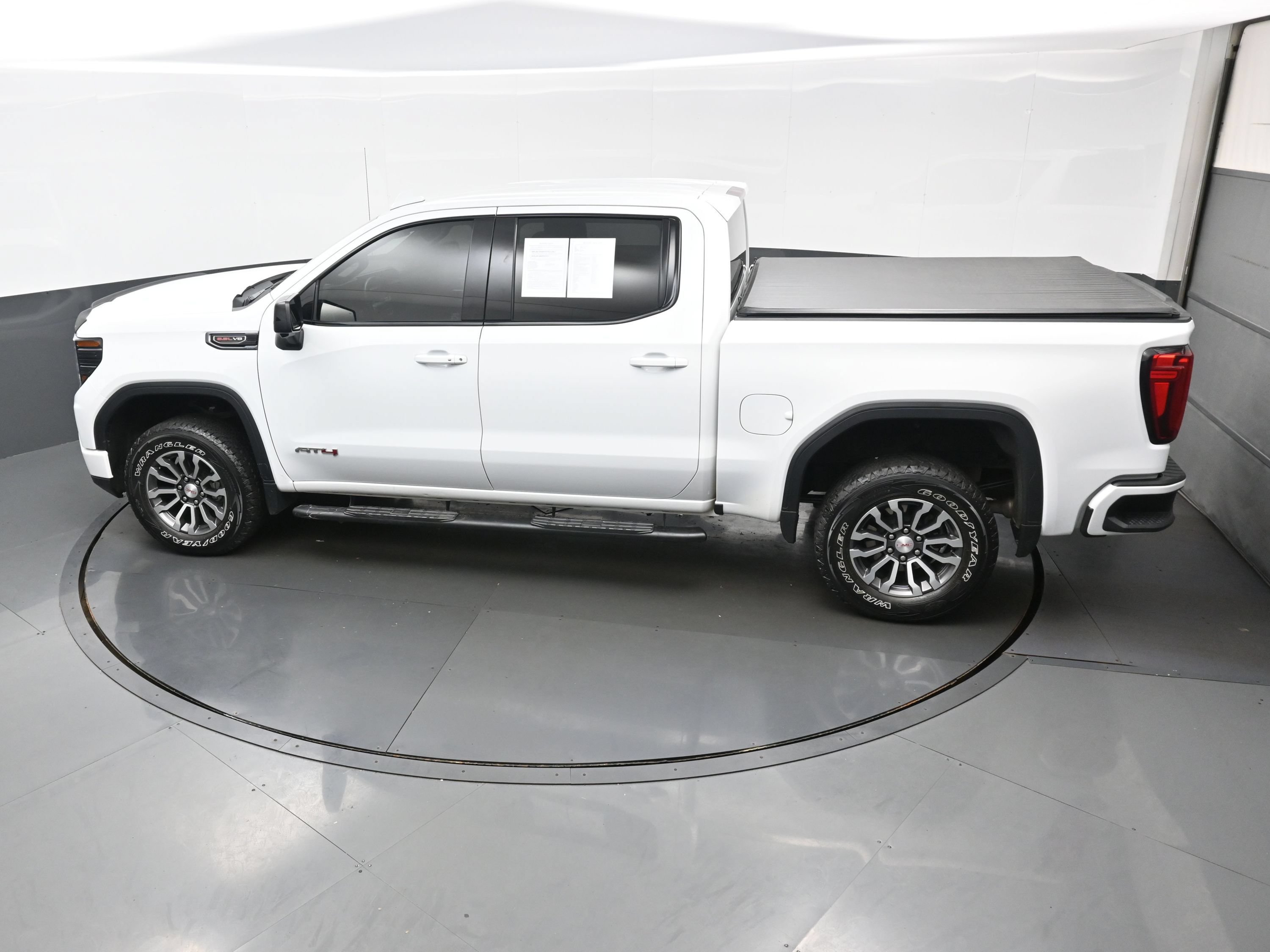 Used 2023 GMC Sierra 1500 AT4 AWD/4WD image 37