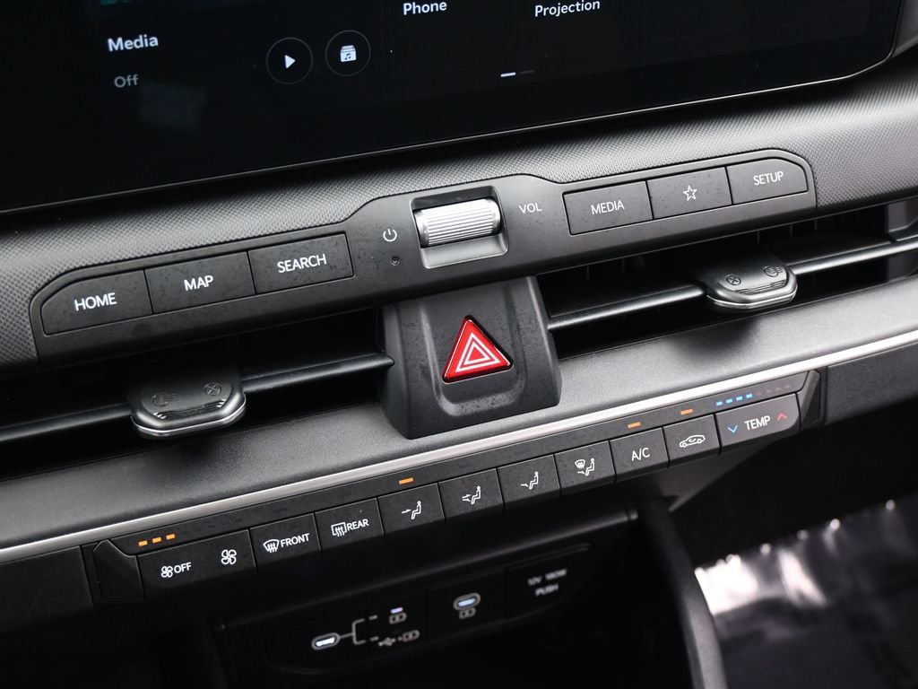 Used 2025 Kia K4 LX image 24