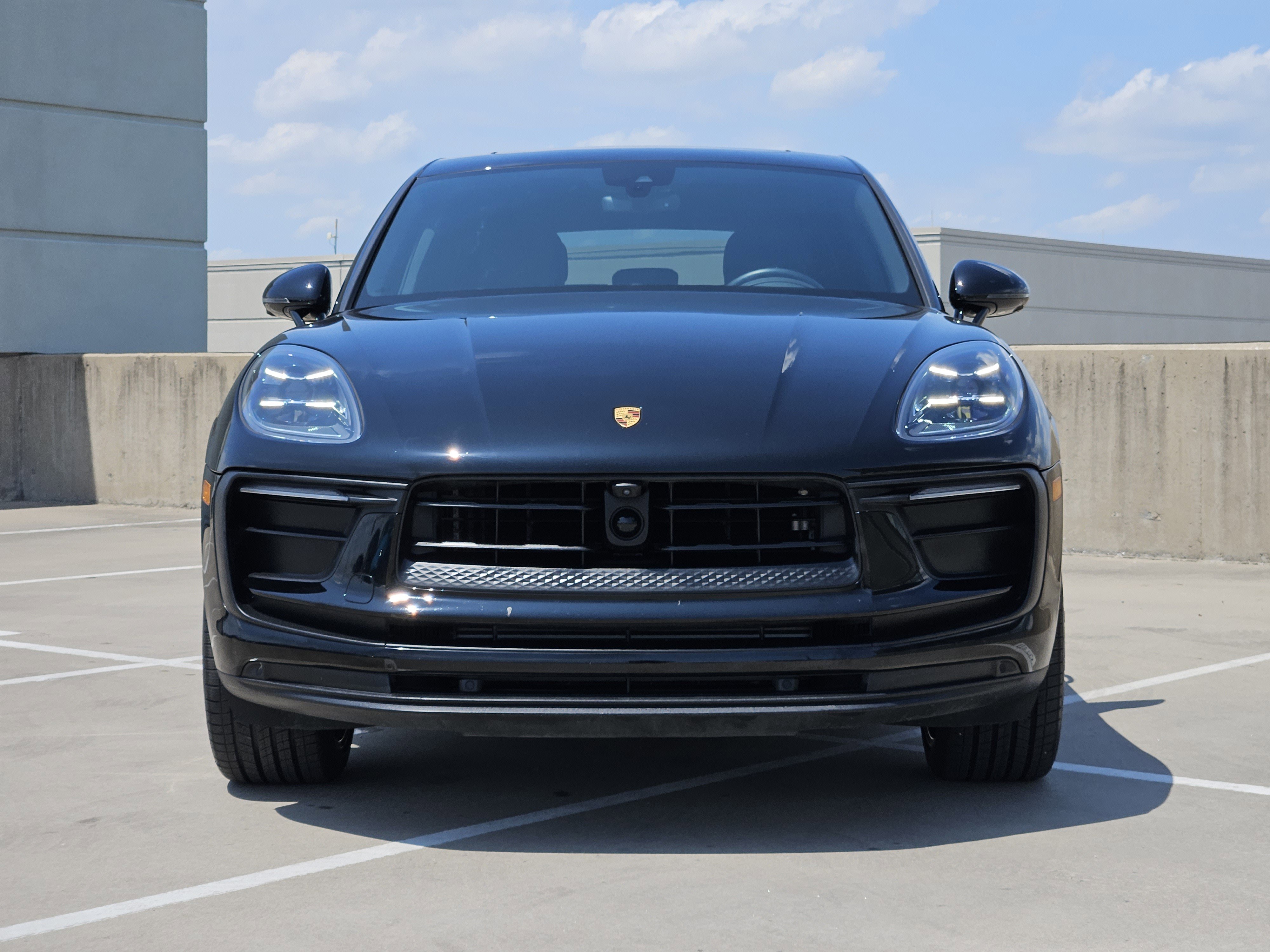 Certified 2023 Porsche Macan Turbo AWD/4WD image 11