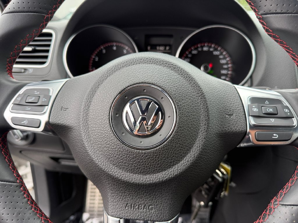 Used 2014 Volkswagen GTI Driver's Edition FWD image 18