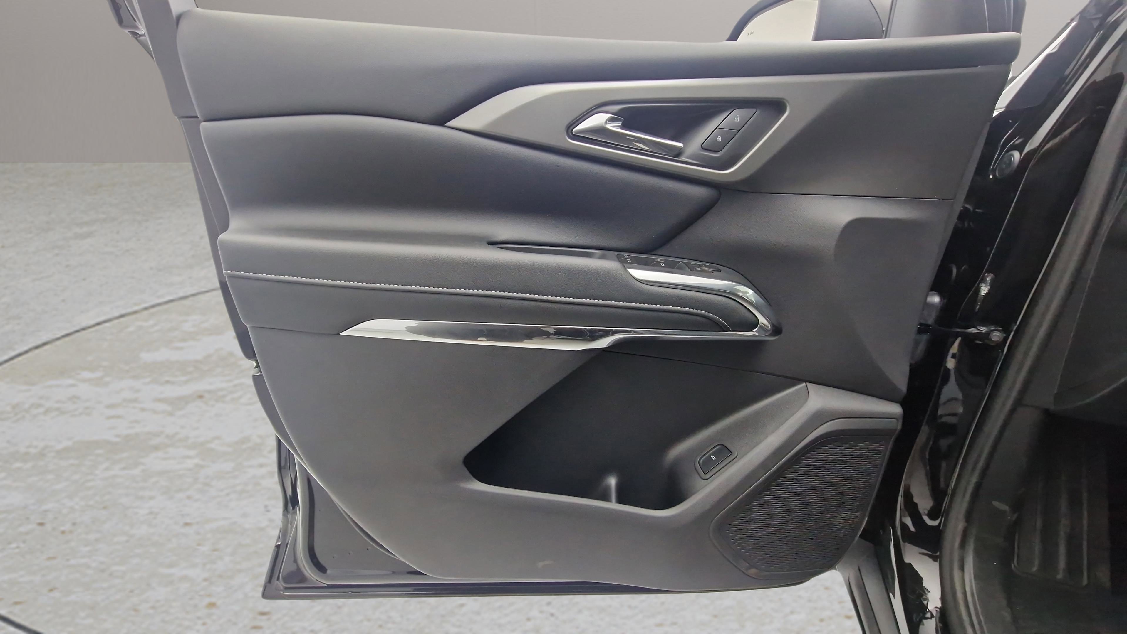 New 2026 Chevrolet Traverse LT w/ LPO, Floor Liner Package image 13