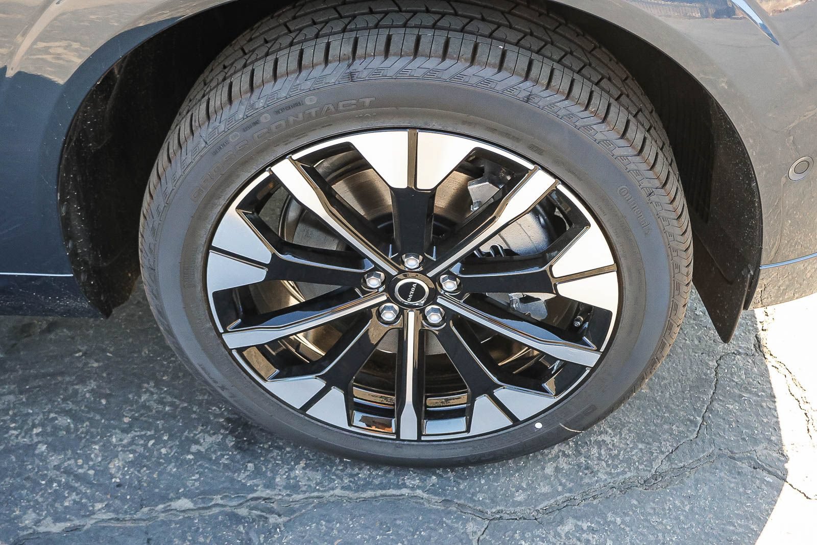 New 2026 Volvo XC60 T8 Plus w/ Climate Package AWD/4WD image 14
