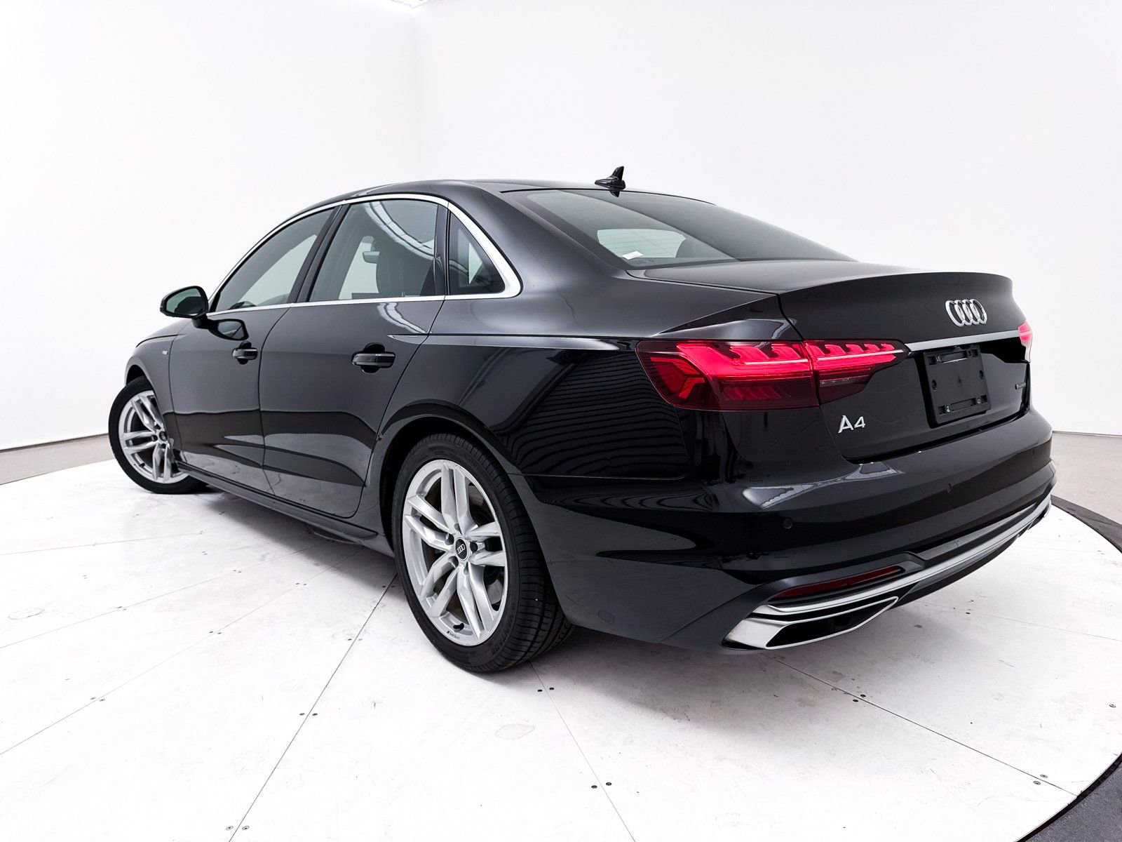 Used 2024 Audi A4 2.0T Premium Plus image 2