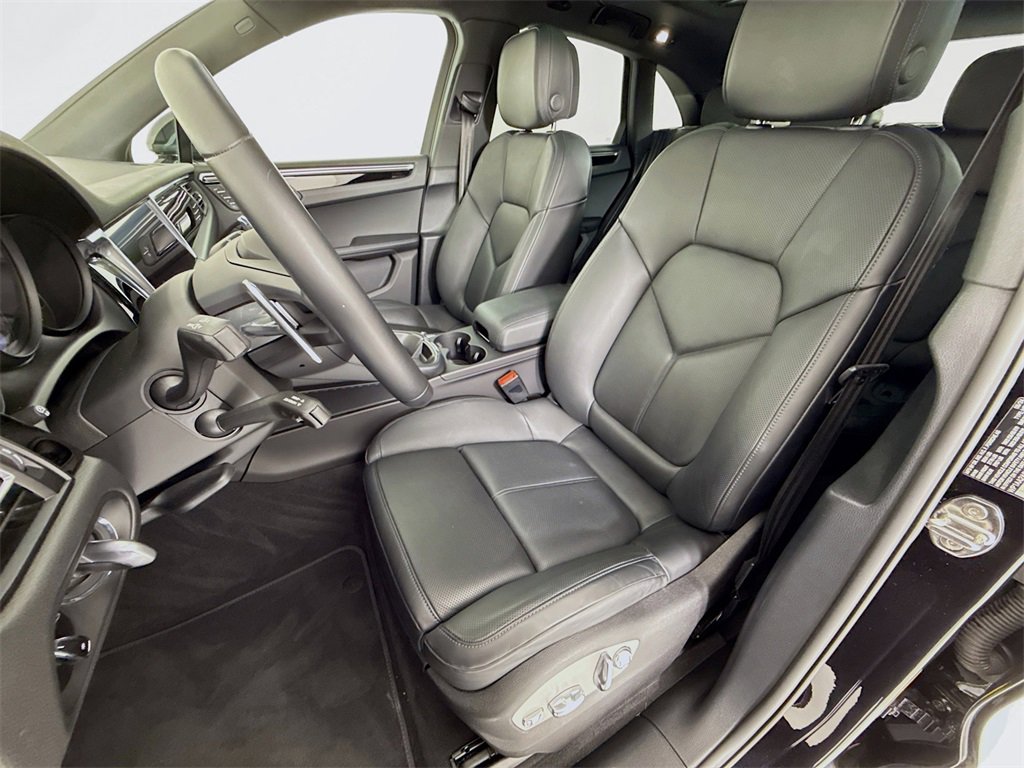 Used 2025 Porsche Macan image 5