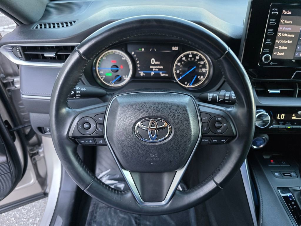 Used 2022 Toyota Venza XLE image 19