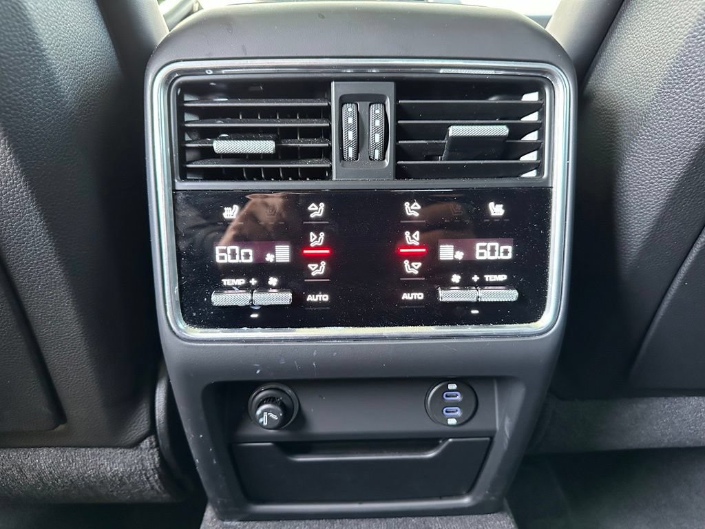 Certified 2023 Porsche Cayenne Platinum Edition AWD/4WD image 41