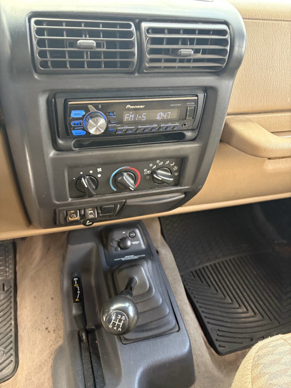 Used 2000 Jeep Wrangler SE image 19