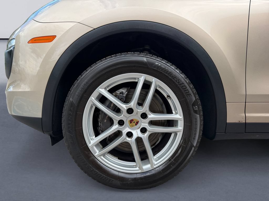Used 2016 Porsche Cayenne AWD/4WD image 9