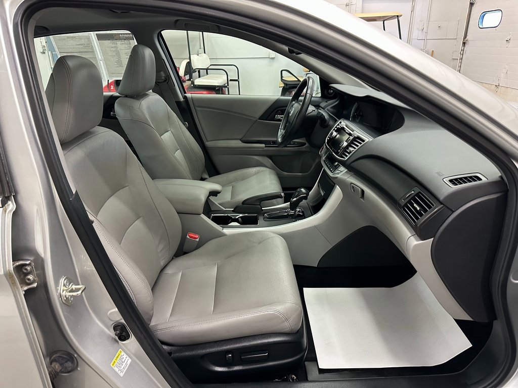 Used 2015 Honda Accord EX-L image 32