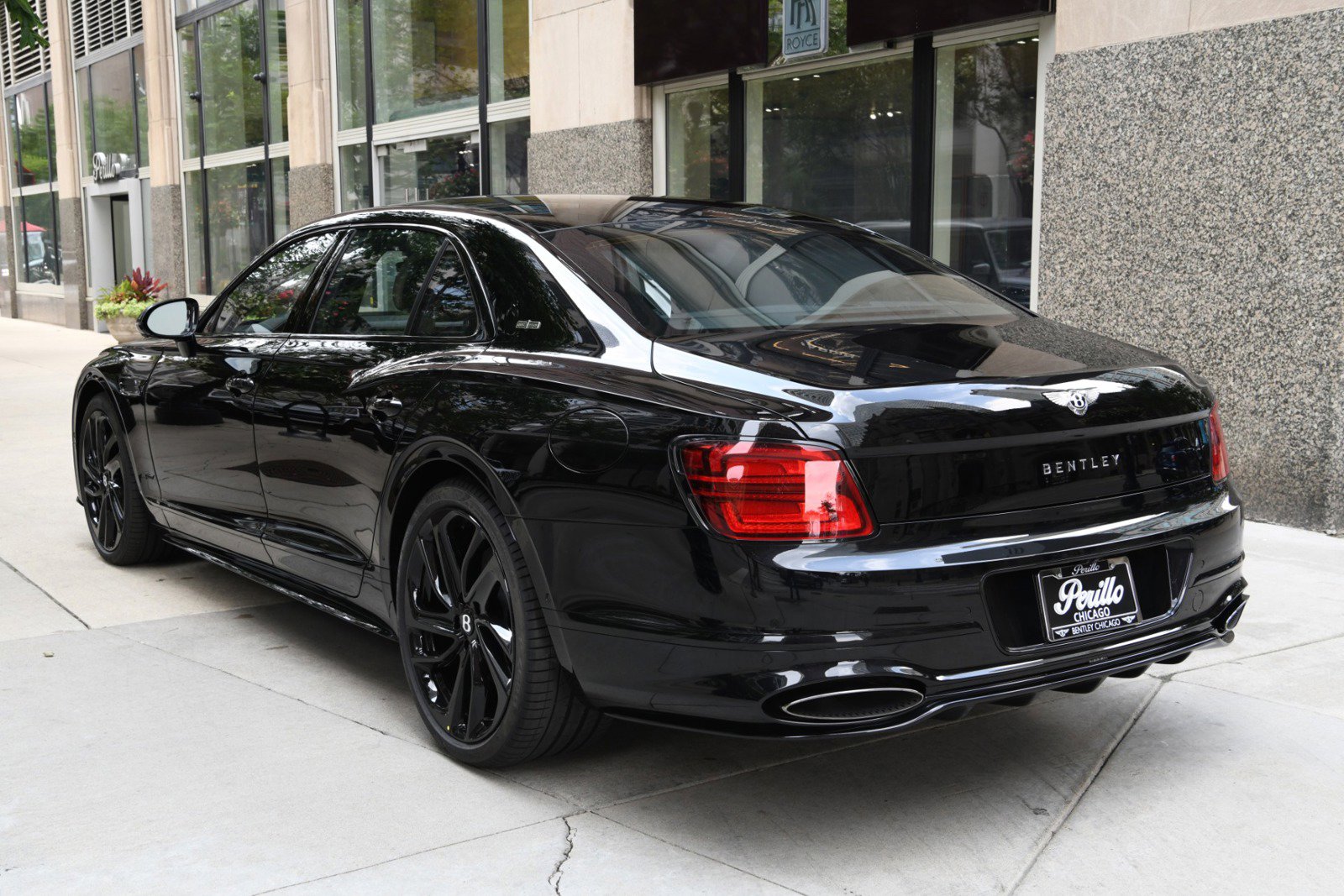 New 2025 Bentley Flying Spur Plug-In Hybrid image 4