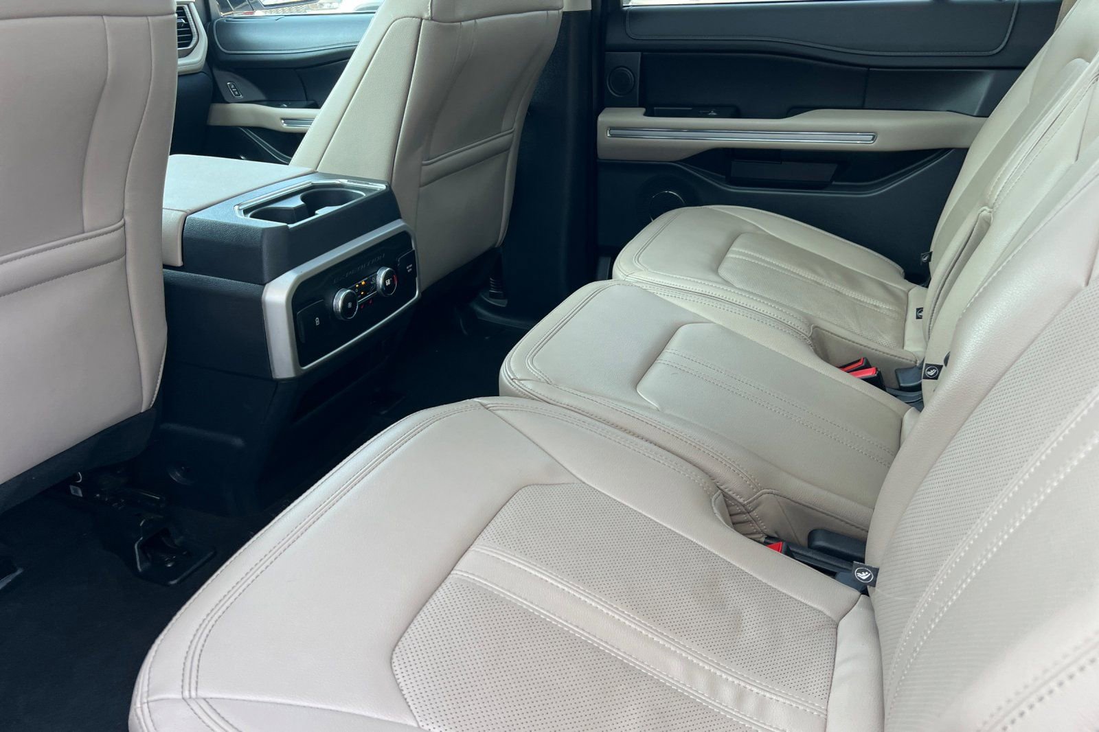 Used 2024 Ford Expedition Max Limited image 13