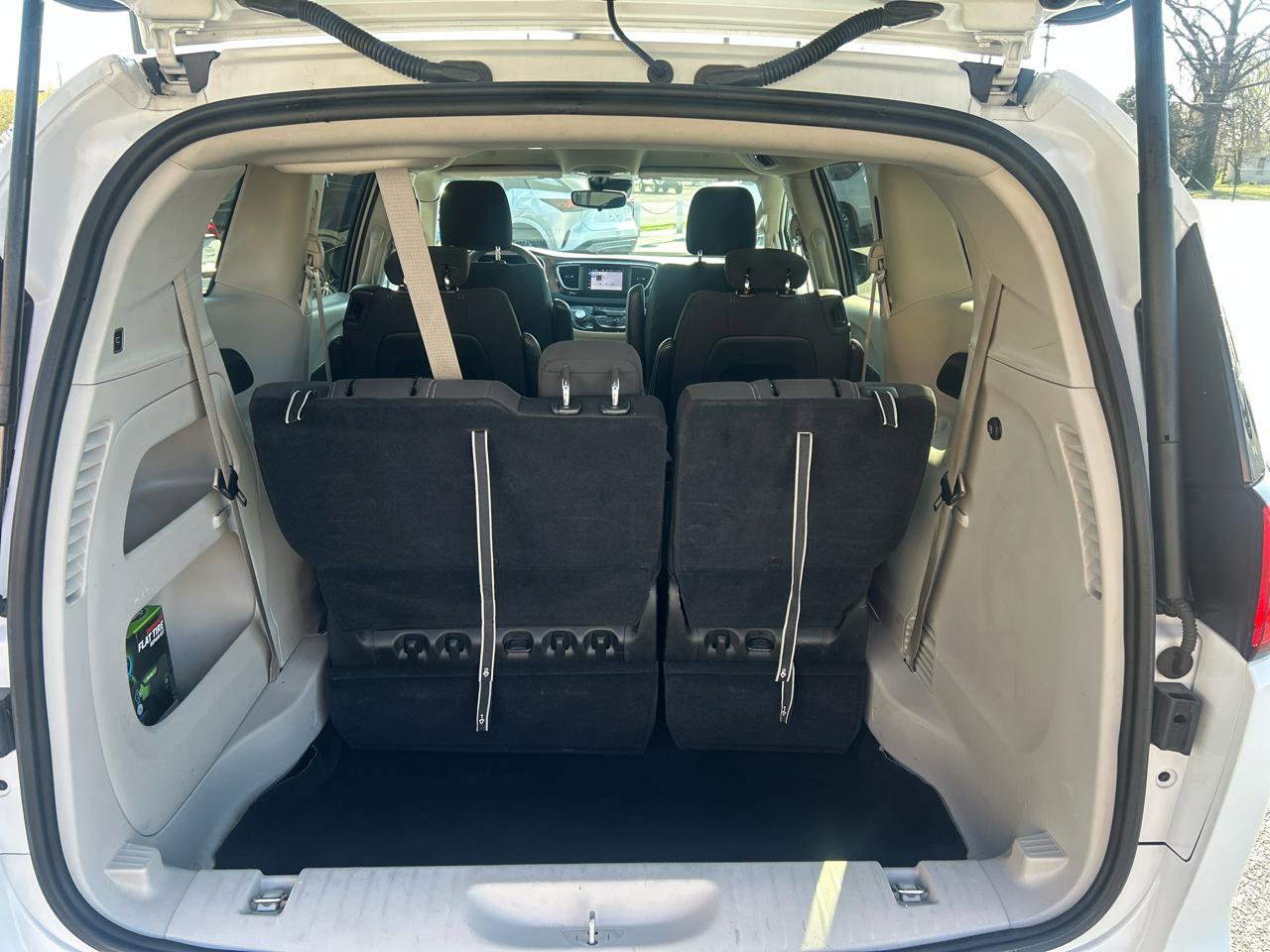 Used 2024 Chrysler Voyager LX image 12