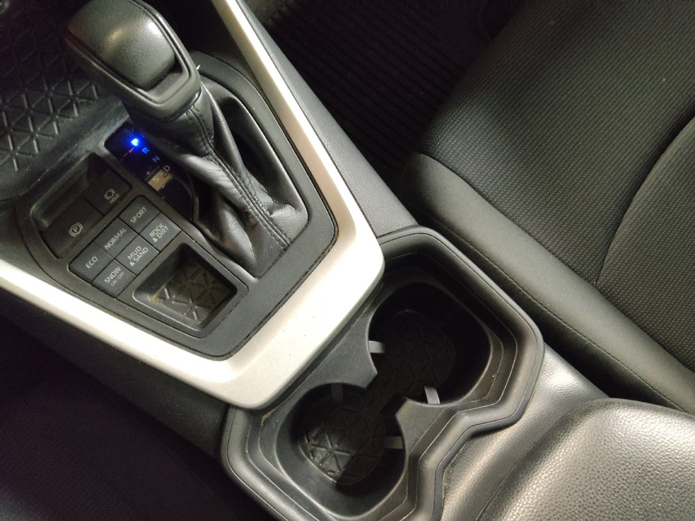 Used 2020 Toyota RAV4 LE AWD/4WD image 26