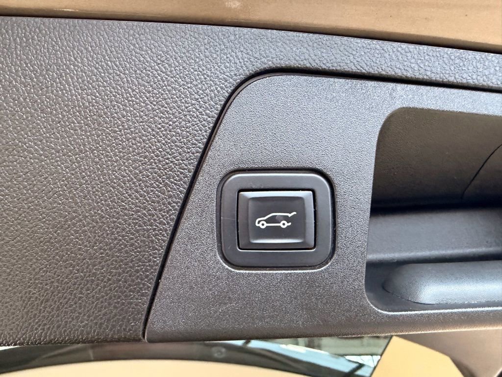 Used 2017 Buick Envision Premium image 10