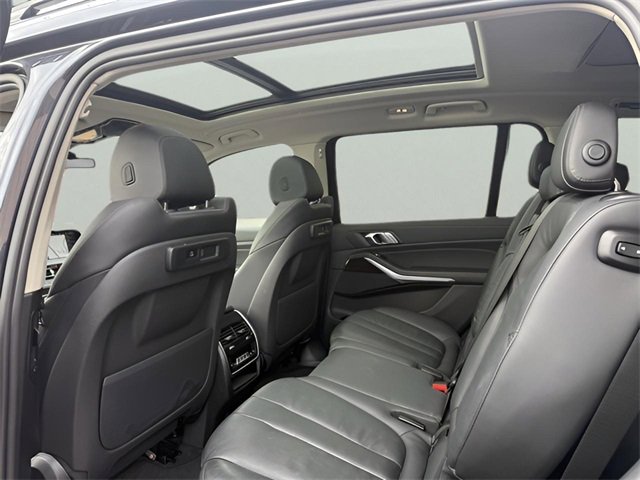 Used 2021 BMW X7 xDrive40i w/ Cold Weather Package image 18