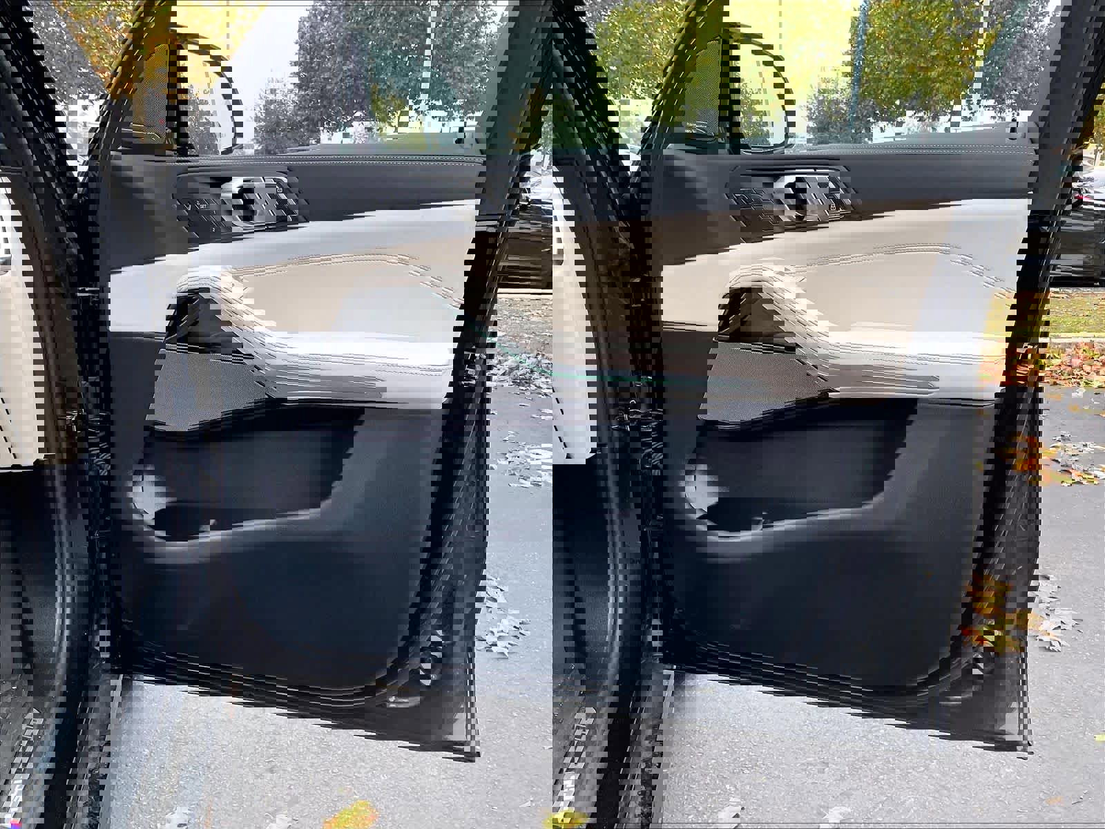 Used 2025 BMW X7 M60i image 25